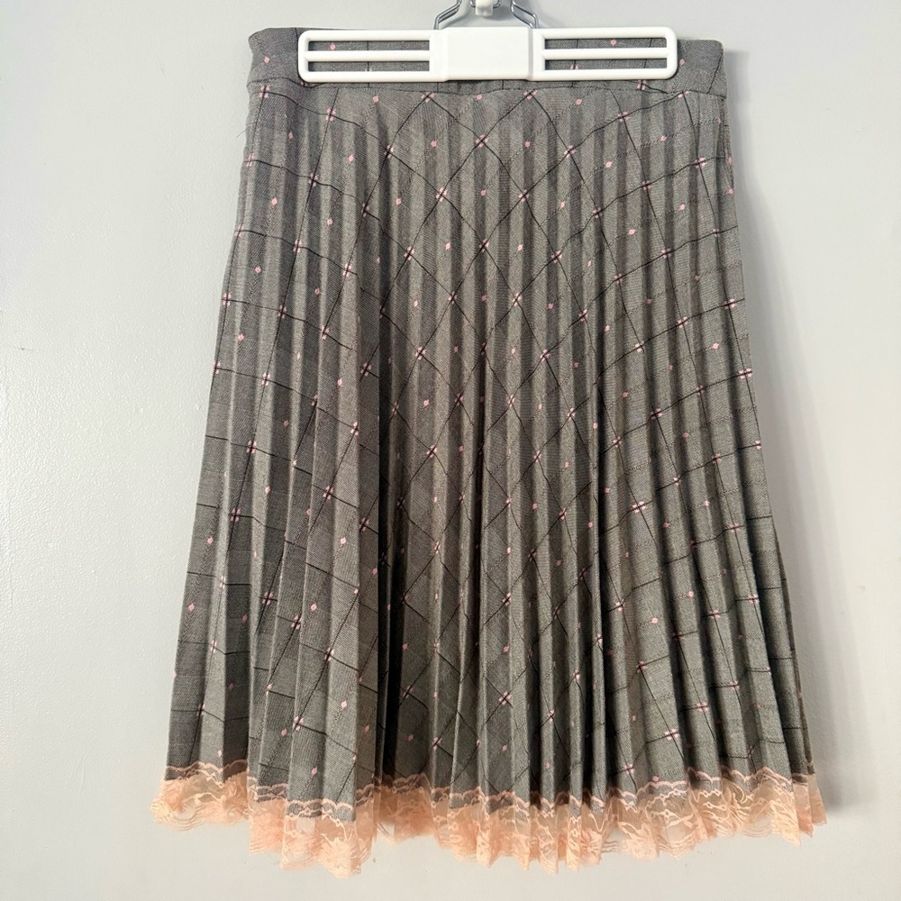 Aolanxue Gray Plaid Pleated Skirt with Lace Detail - Coquette Academia